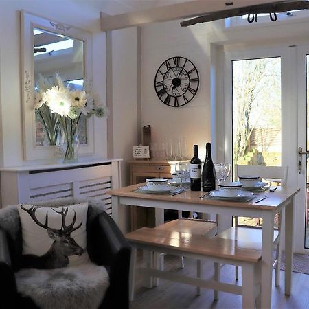 Beautiful Barn Conversion, 3 Bed, Hot Tub, Sauna, Gym, Enclosed Garden Ryde  Ngoại thất bức ảnh