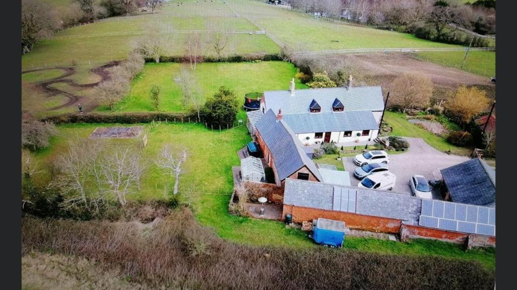 Beautiful Barn Conversion, 3 Bed, Hot Tub, Sauna, Gym, Enclosed Garden Ryde  Ngoại thất bức ảnh